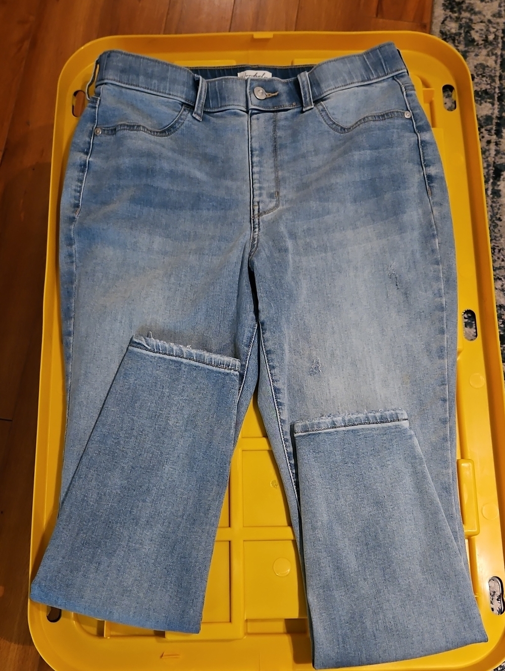 Wonderly Light Blue Ankle Crop Jeans